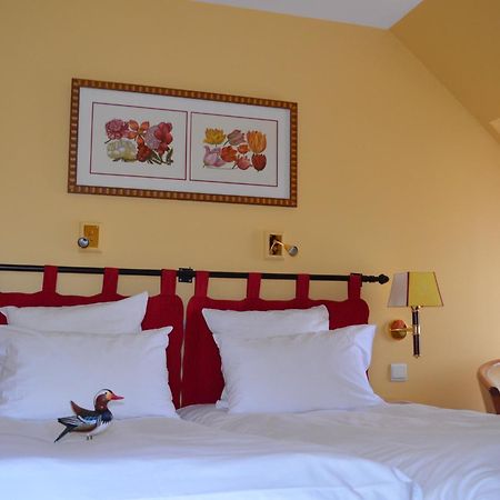 Logis Hotel Auberge Du Cheval Blanc Yvoy-le-Marron Zewnętrze zdjęcie