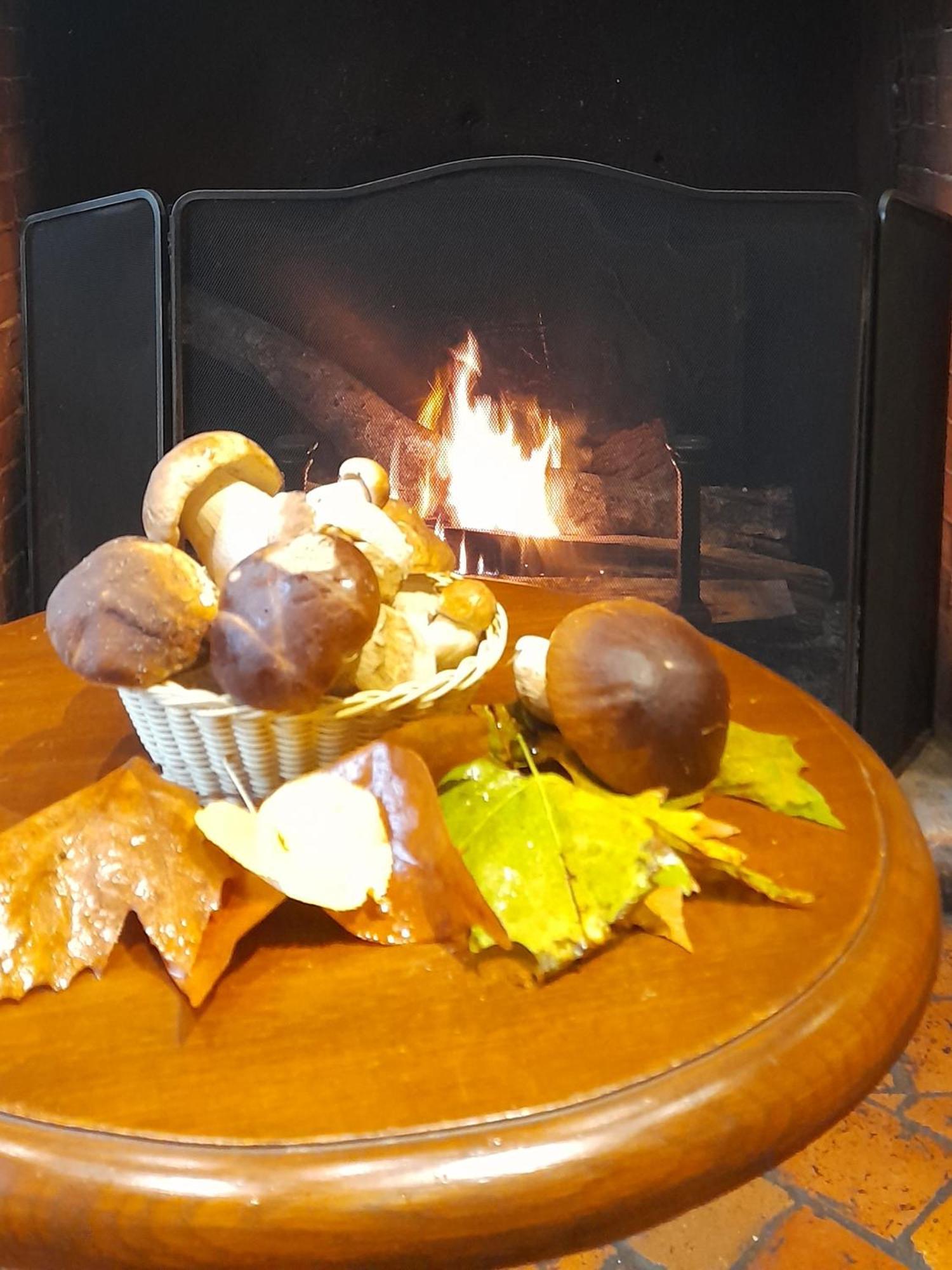 Logis Hotel Auberge Du Cheval Blanc Yvoy-le-Marron Zewnętrze zdjęcie