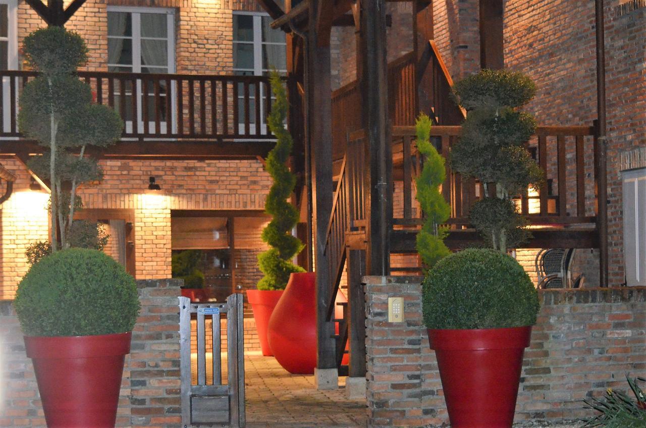 Logis Hotel Auberge Du Cheval Blanc Yvoy-le-Marron Zewnętrze zdjęcie