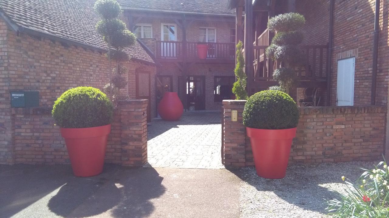 Logis Hotel Auberge Du Cheval Blanc Yvoy-le-Marron Zewnętrze zdjęcie